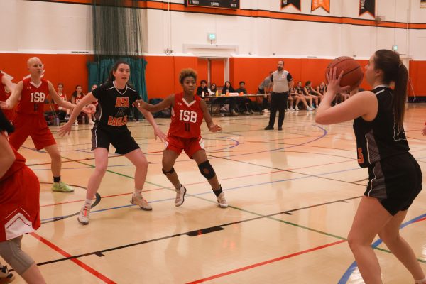 GALLERY Girls varsity basketball team competes against ISB